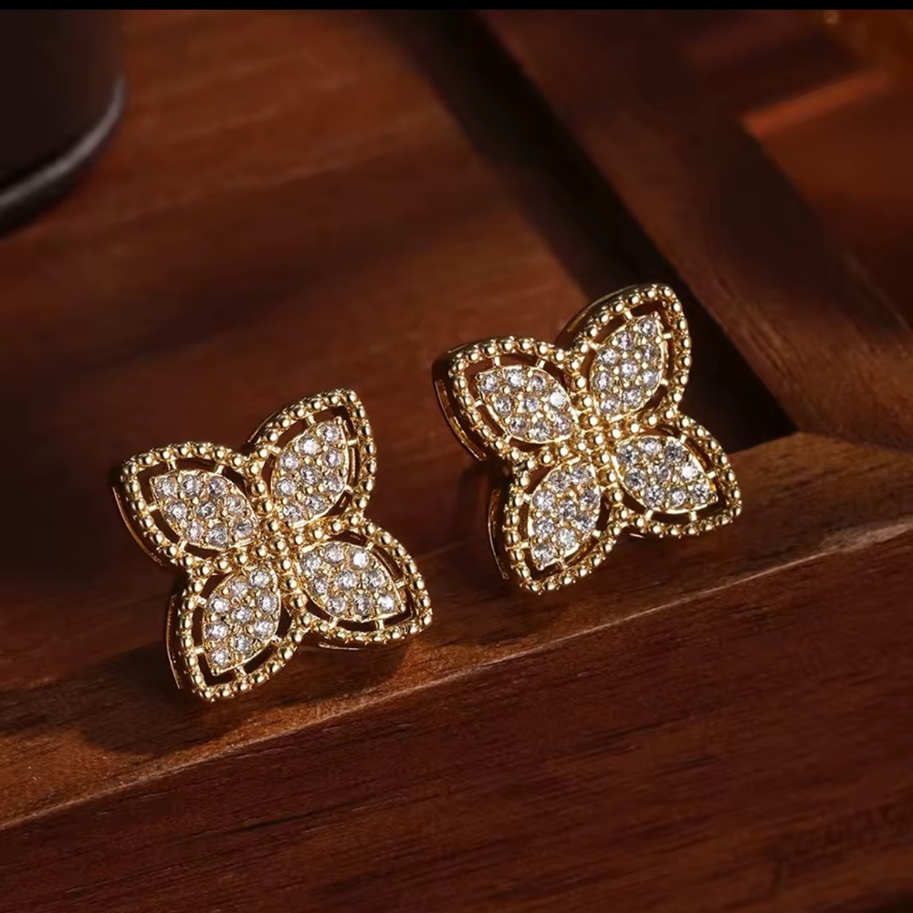 16 K gold plated Elegant Gold and Silver Floral Earrings